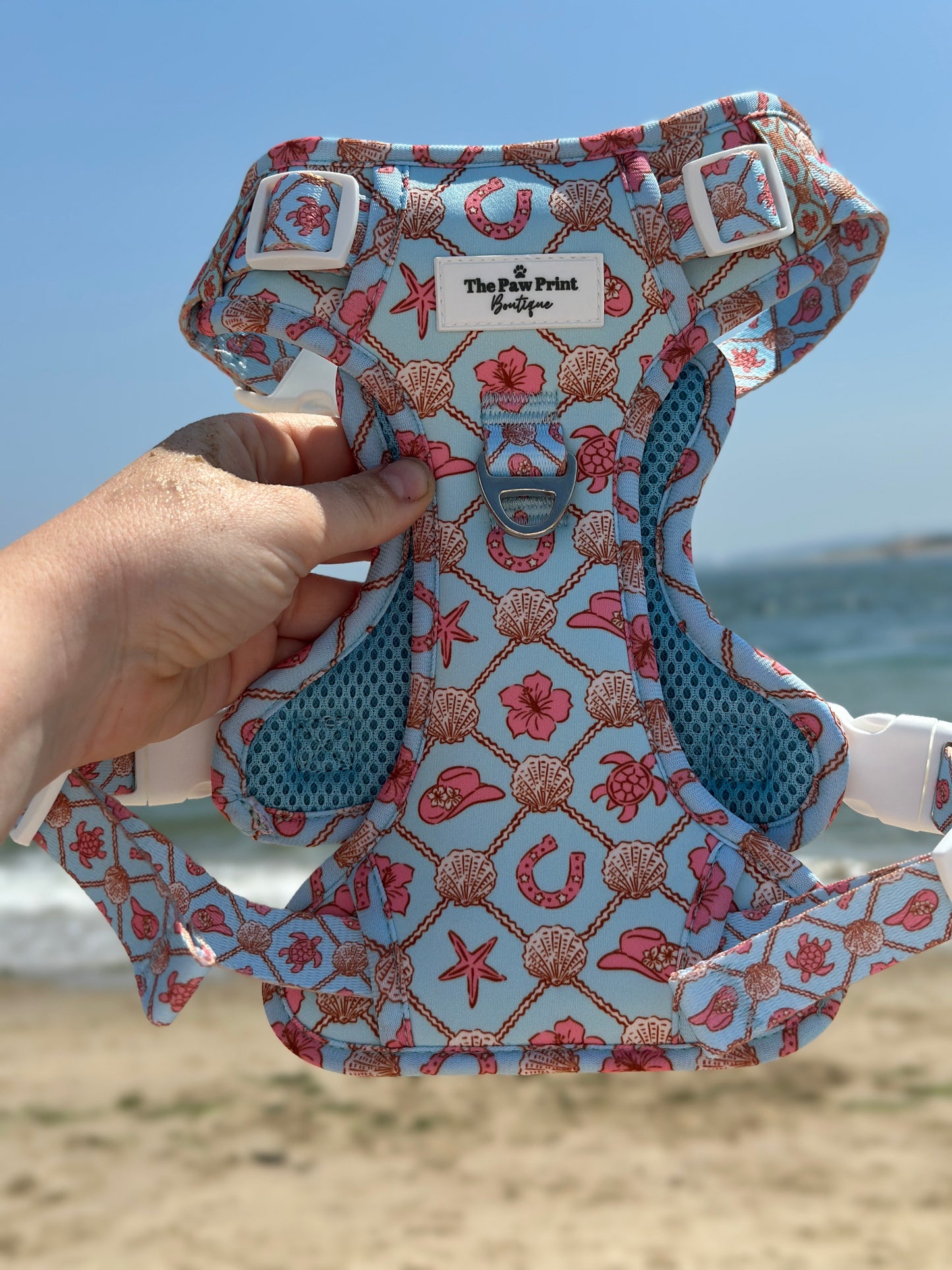 She sells Seashells by the YEEHAW Adventure Paws Harness
